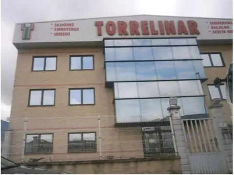 Nave industrial en calle Los Robles, 7